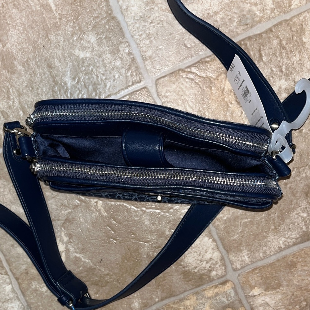 **Last chance** NWT Time and Tru Navy Crossbody Bag - Picture 7 of 9